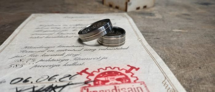 Titaanist abielusõrmused kullaga